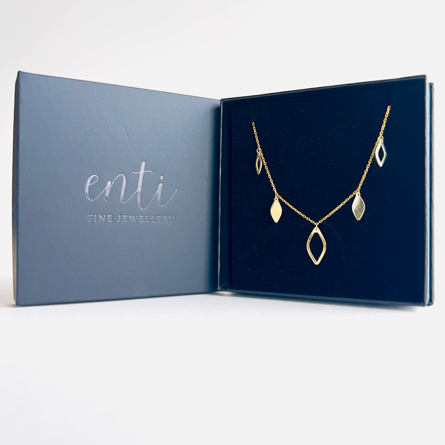 Fairouz Necklace in cable chain style