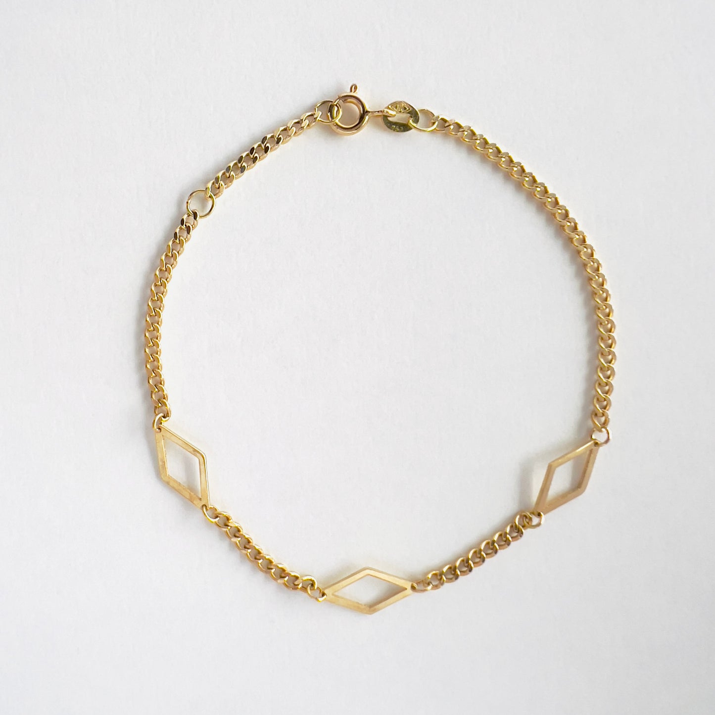18k yellow gold Leila Bracelet in curb chain style