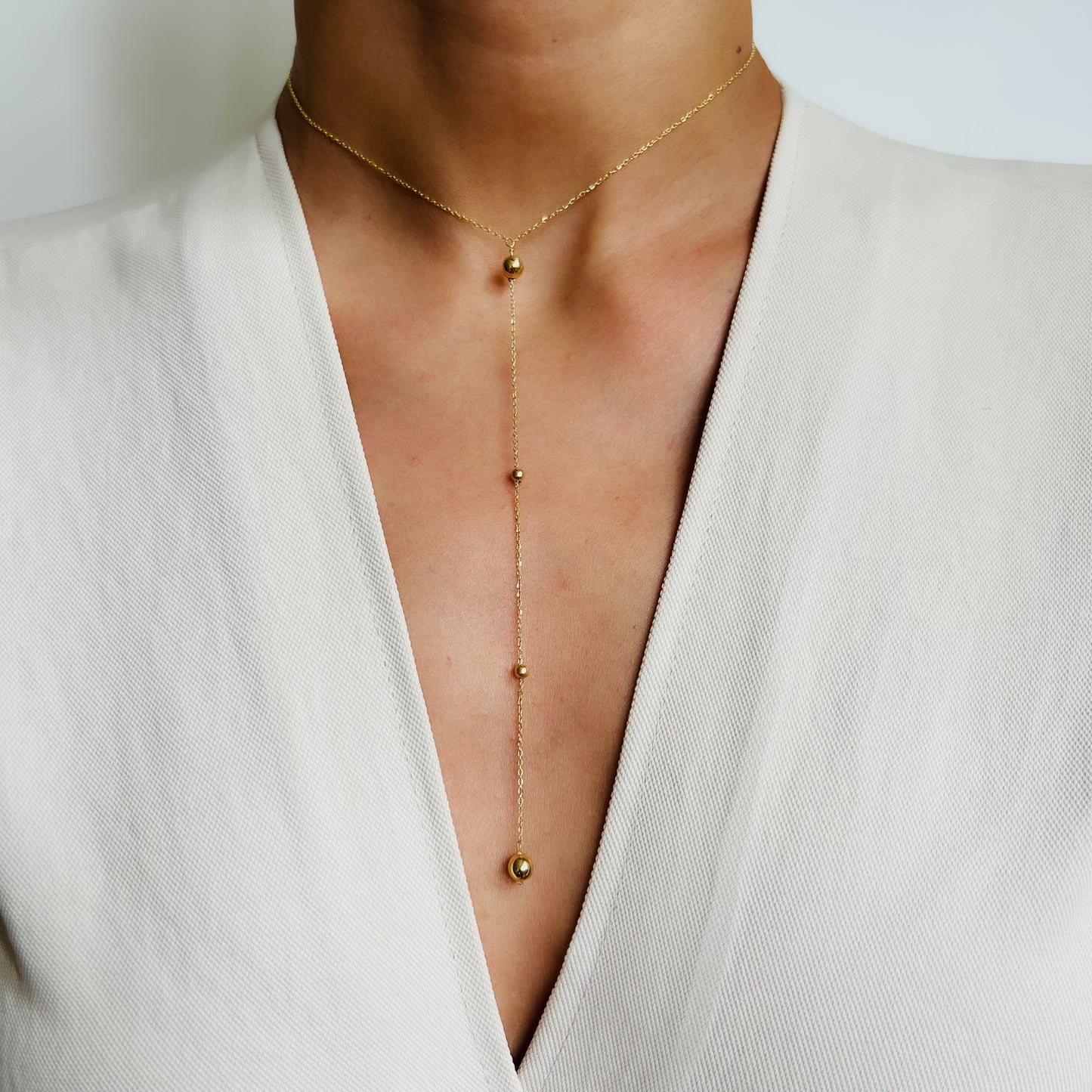 18k yellow gold beaded drop design necklace