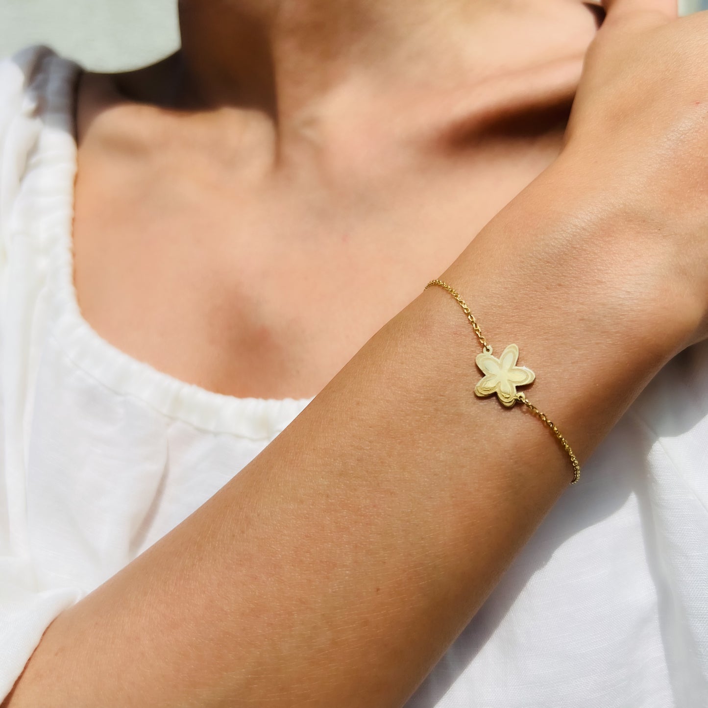 flower design Warda bracelet 18k gold