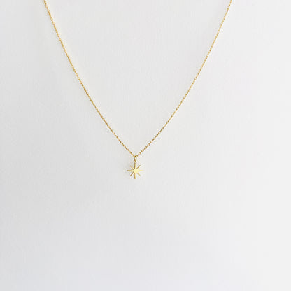18K yellow gold chain with star pendent